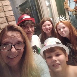 Meet your Posher, Stacy